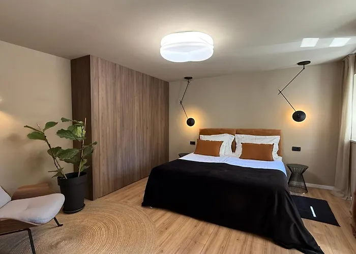 Monvi Luxury Suites Near Bacvice Beach And Old Town