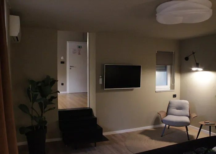 Monvi Luxury Suites Near Bacvice Beach And Old Town